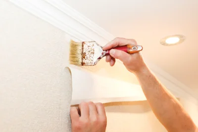 Pose de papier peint à Fenioux — revêtements muraux et toiles de verre